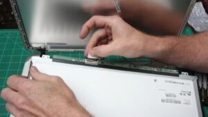 Check the screen connector